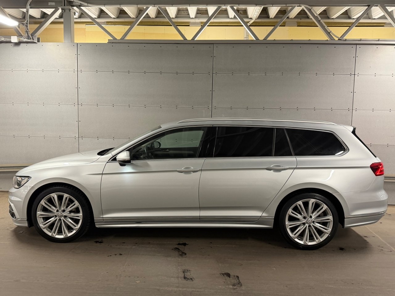 Volkswagen Passat Sportscombi 2.0 TDI GT 2017, bild 4/10