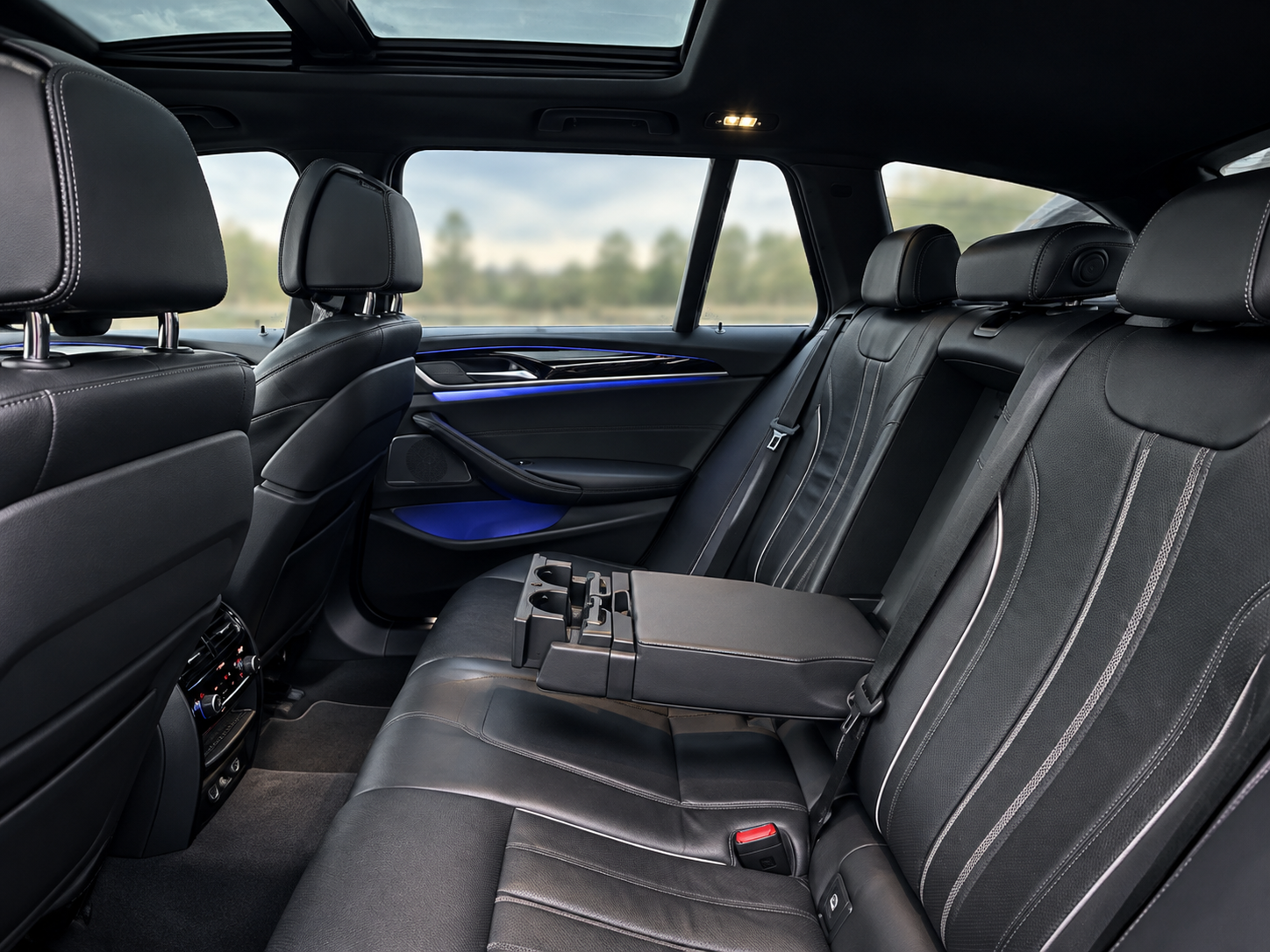 BMW 540 i xDrive Touring Steptronic 2018, bild 5/5