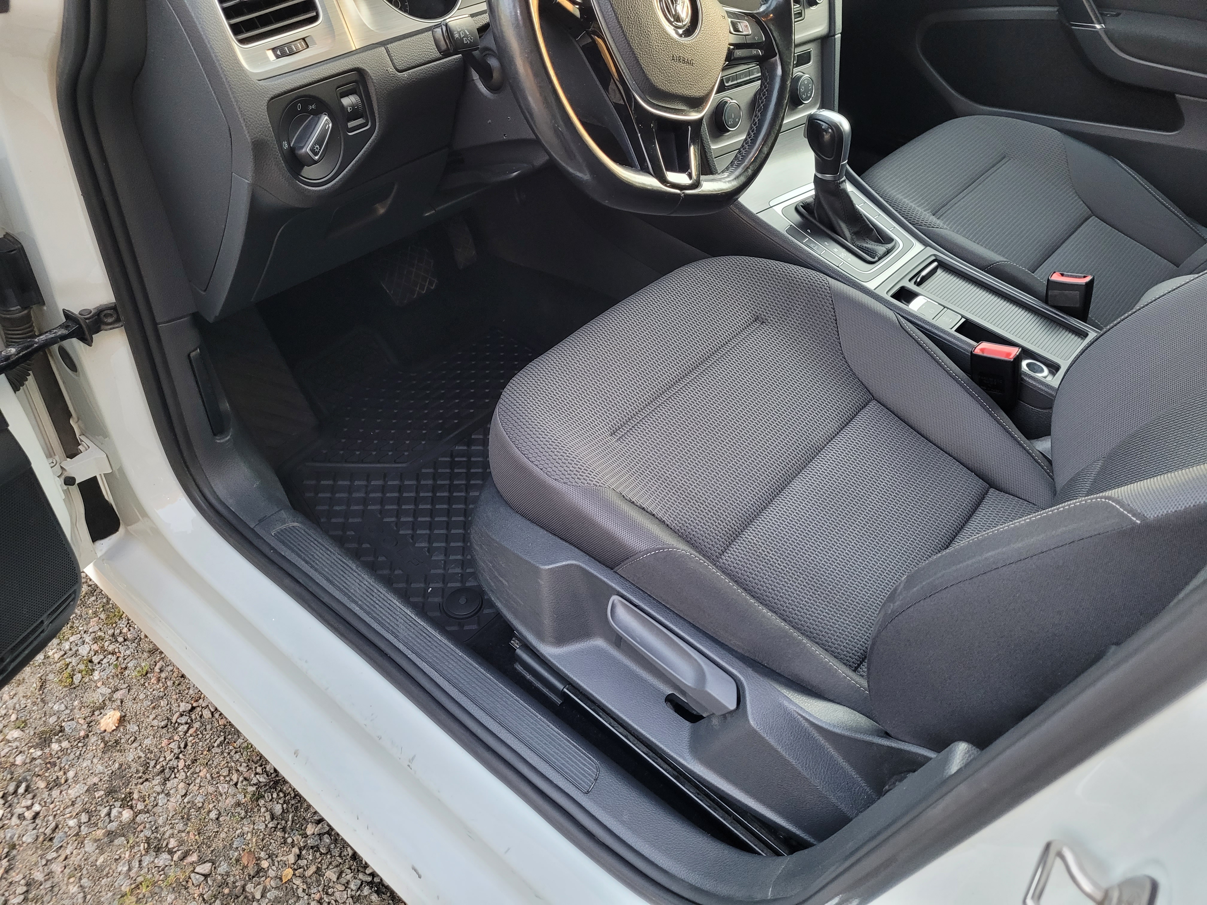 Volkswagen Golf 2015, bild 7/10