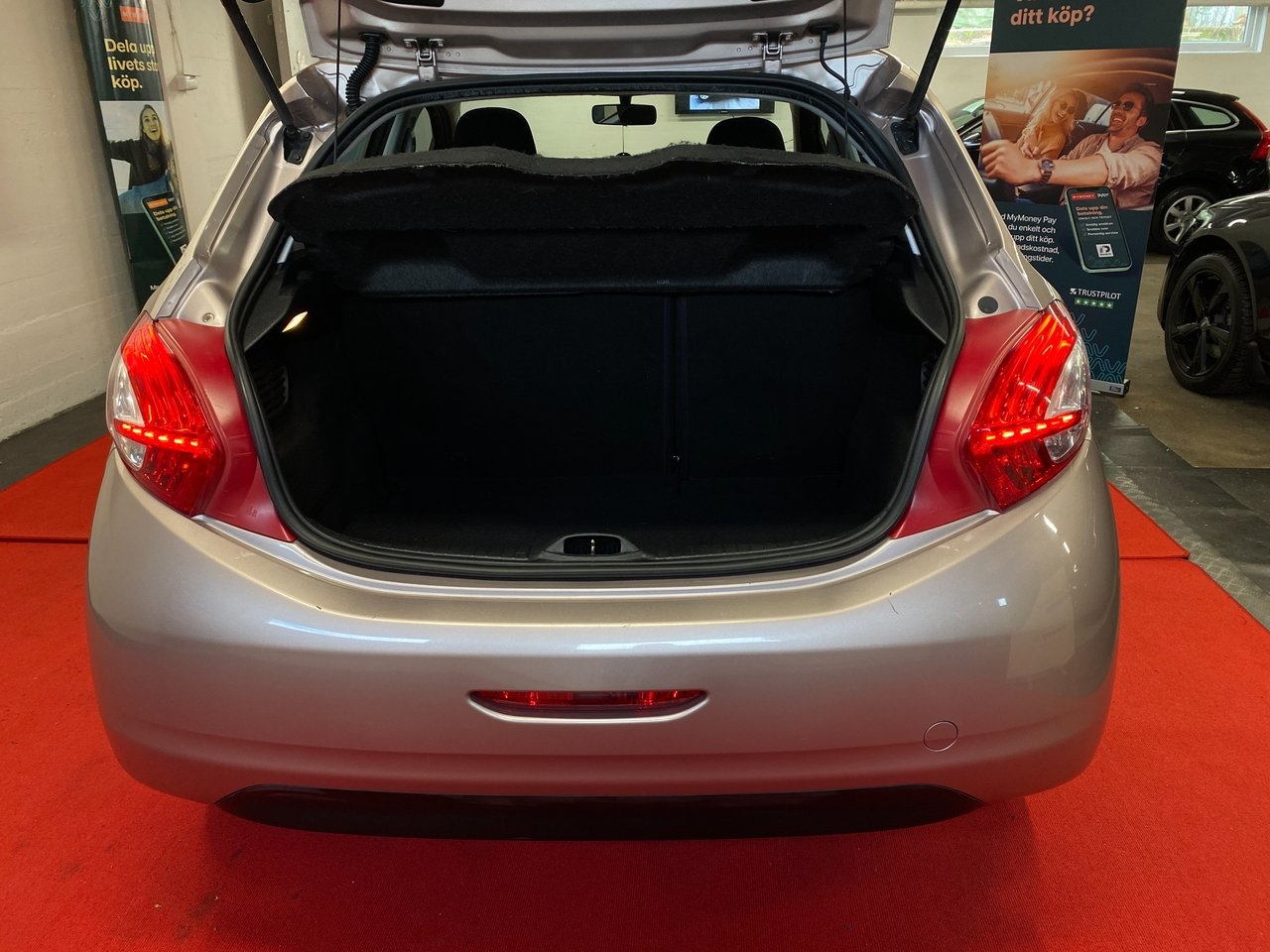 Peugeot 208 2012, bild 7/10