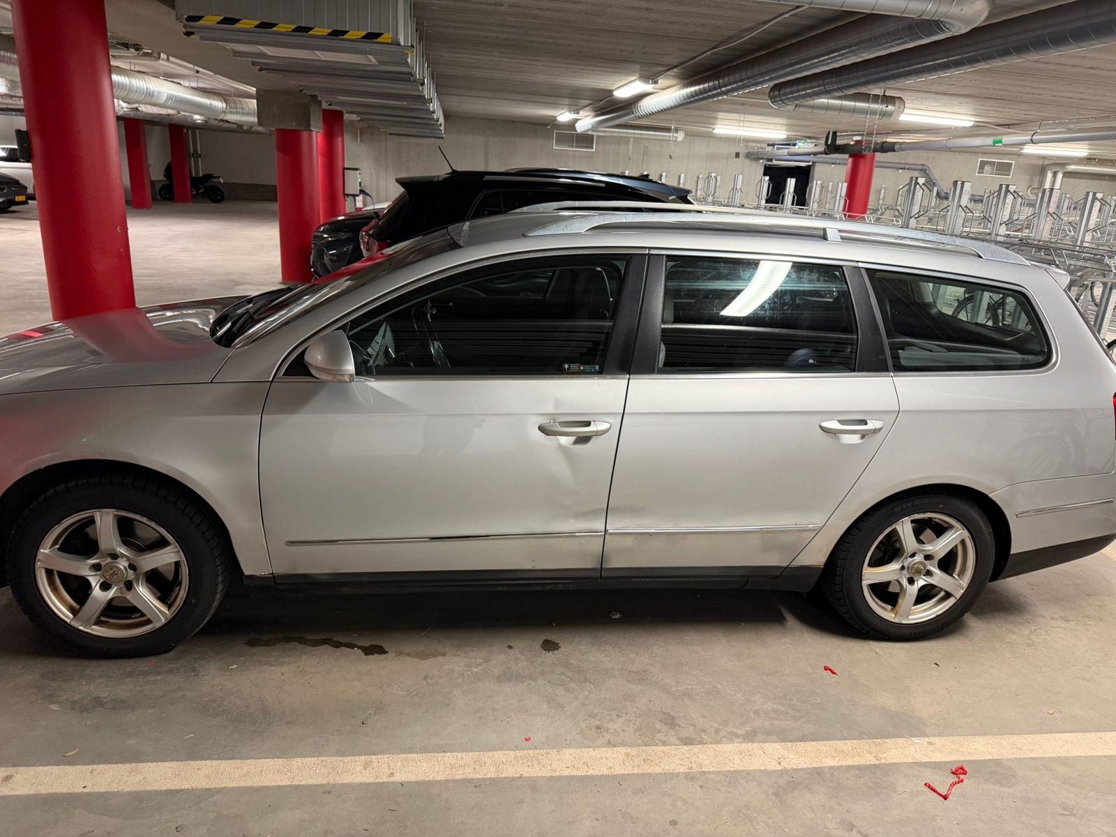 Volkswagen Passat 2009, bild 2/5