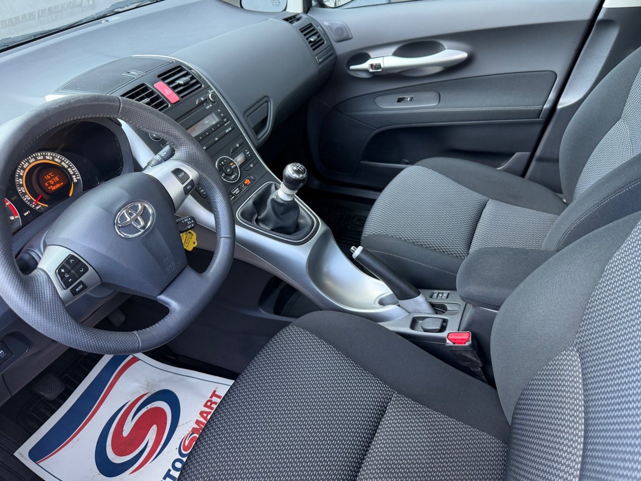 Toyota Auris 2010, bild 7/10