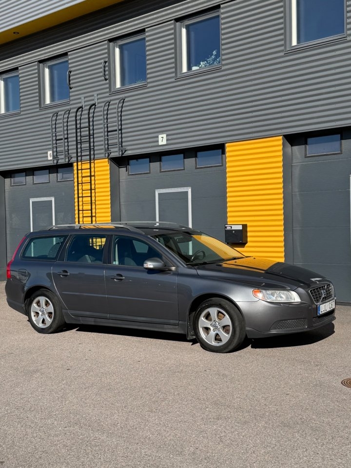 Volvo V70 2.0F Kinetic Euro 4 2009, bild 2/10