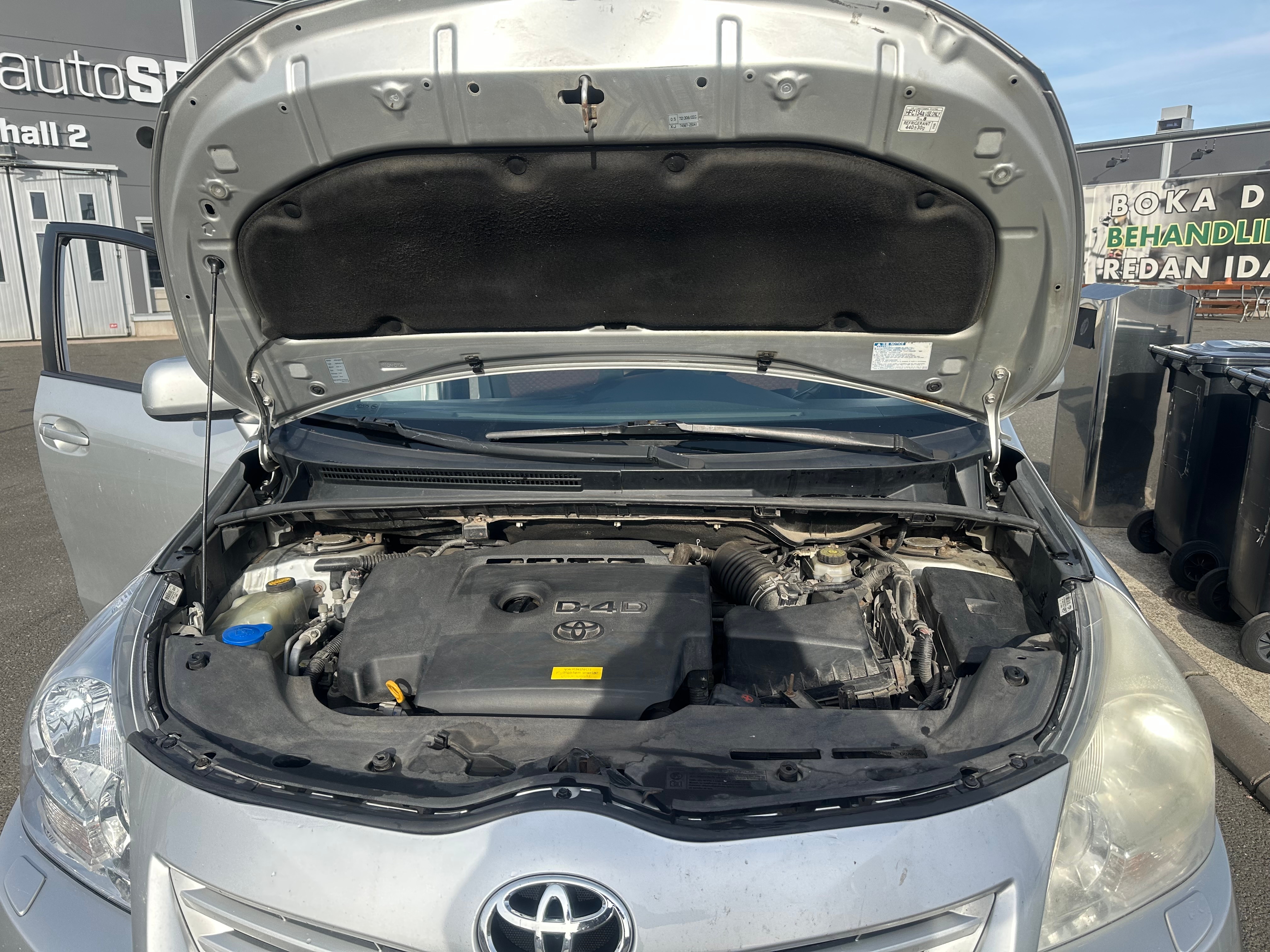 Toyota Verso 2.0 D-4D Manuell 2011, kuva 2/10