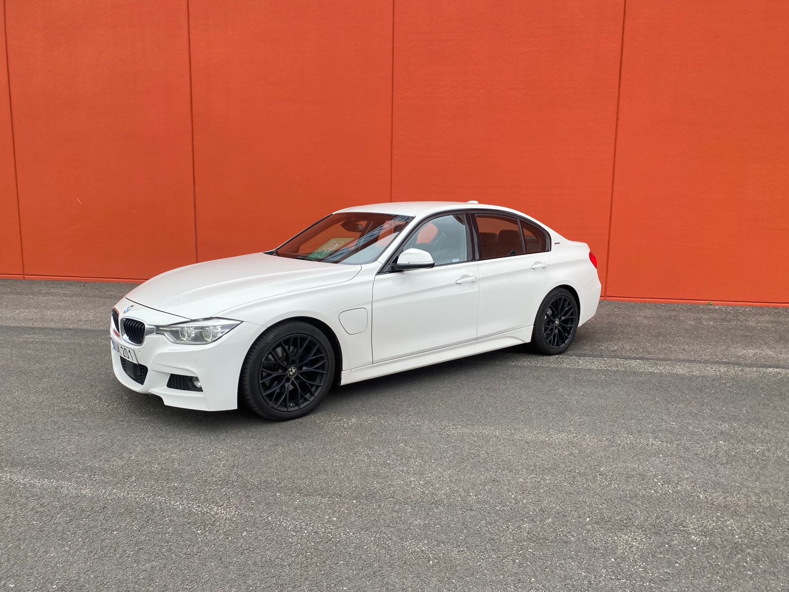BMW 330 e Sedan Aut M Sport LCI 2016, photo 2/10