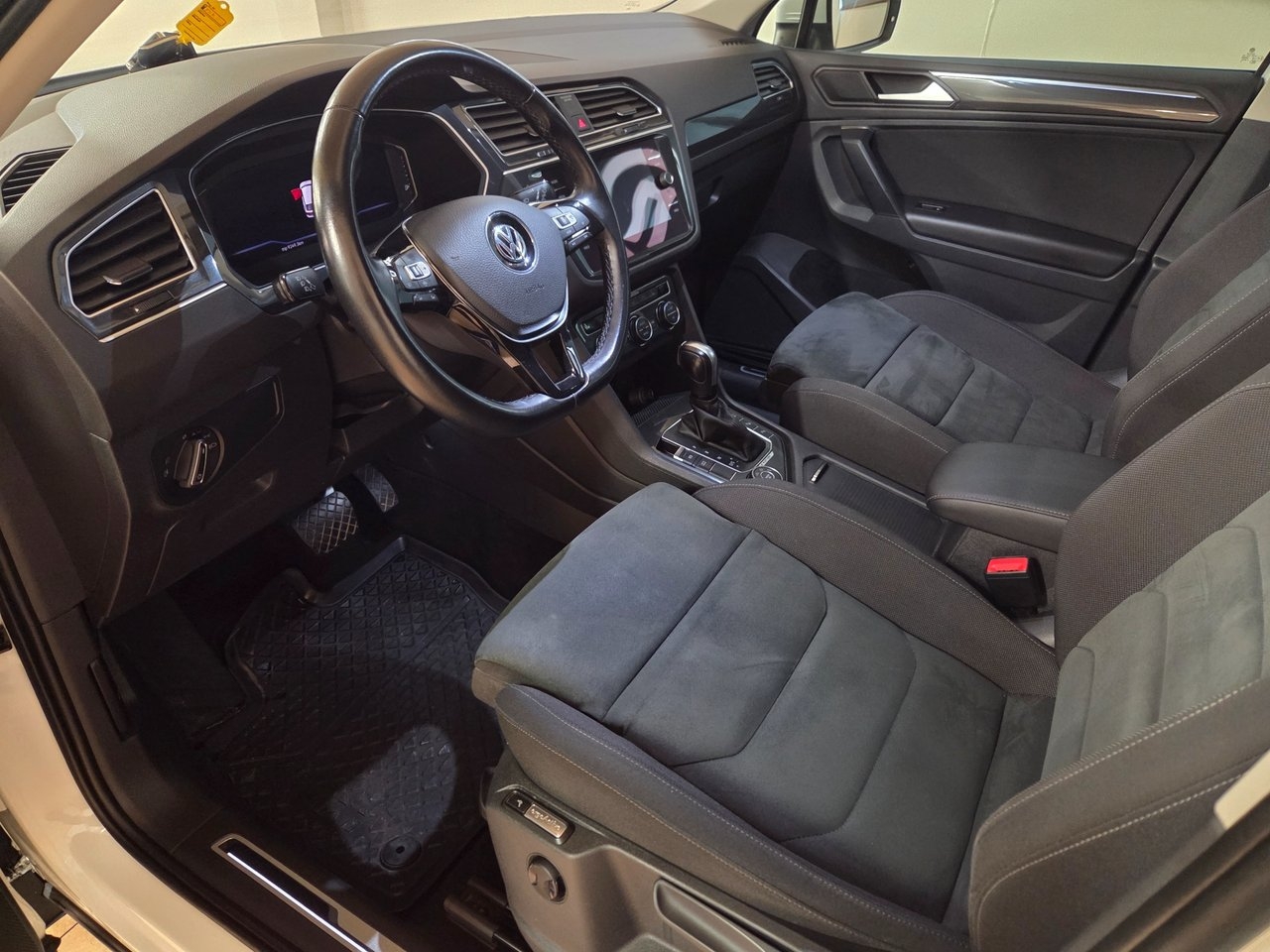 Volkswagen Tiguan 2020, bild 6/10