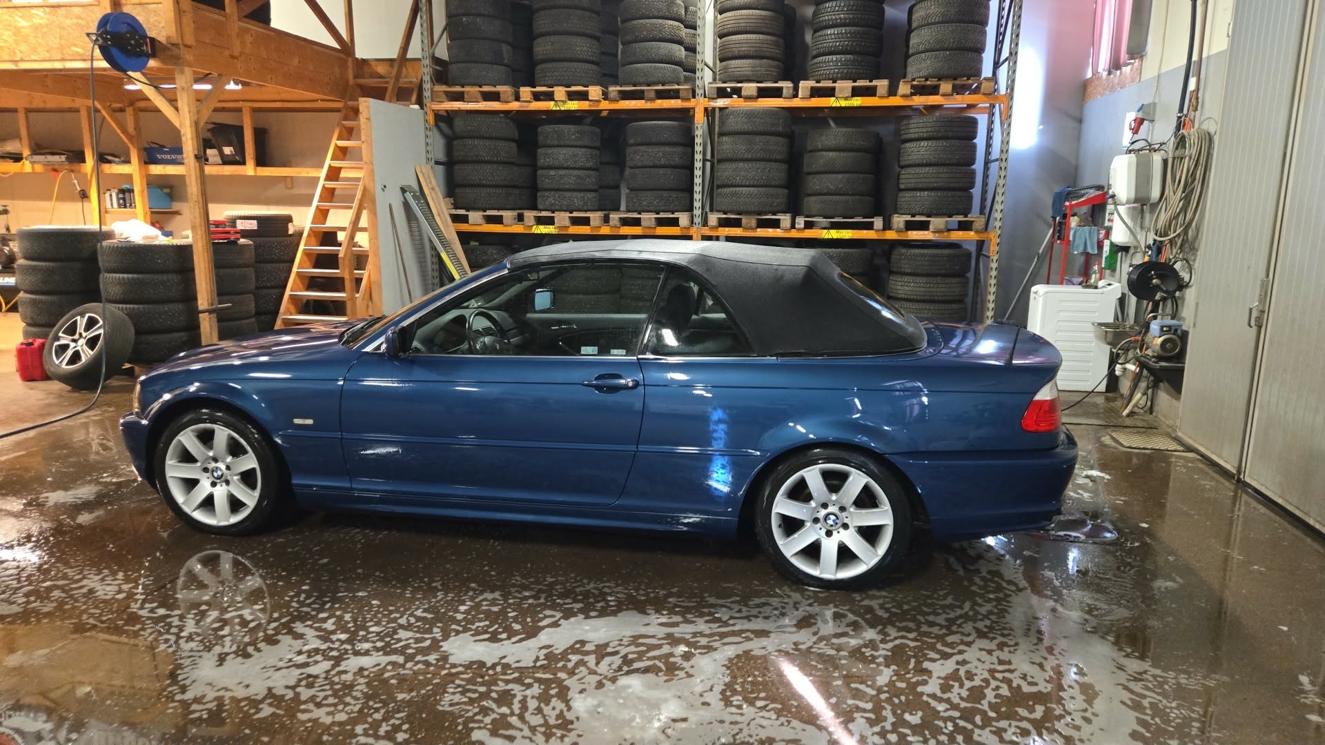 BMW 323
