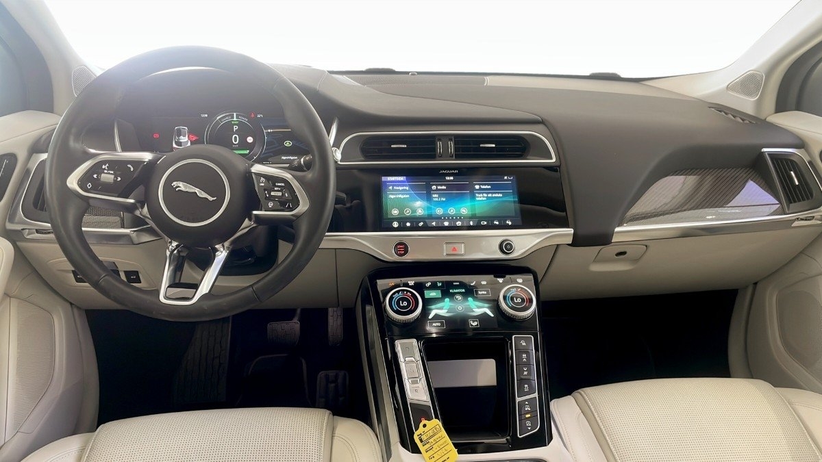 Jaguar I-Pace EV400 / Meridian 2020, photo 4/10