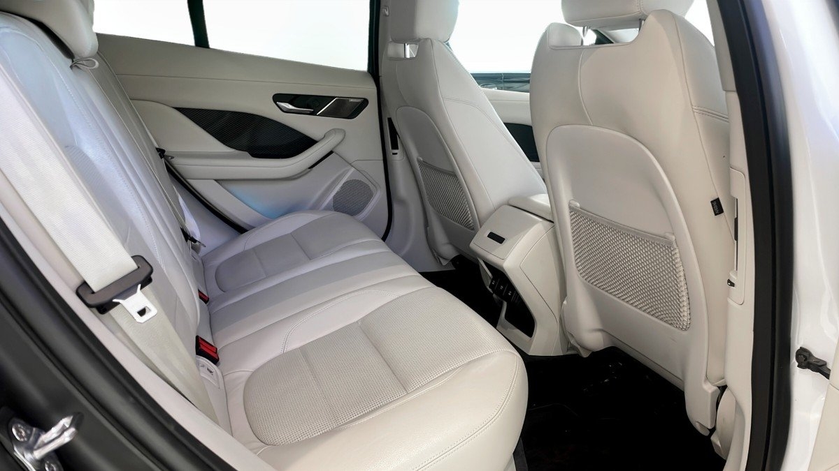 Jaguar I-Pace EV400 / Meridian 2020, photo 5/10