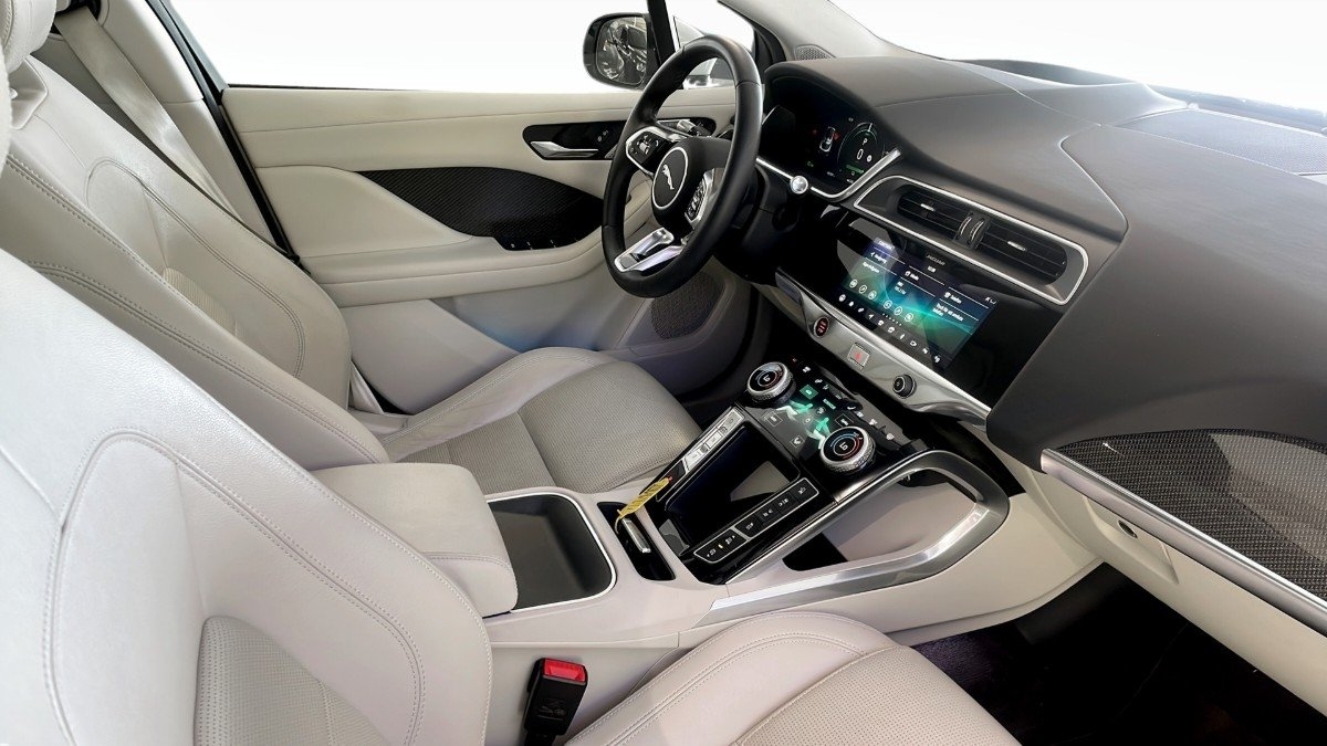 Jaguar I-Pace EV400 / Meridian 2020, photo 3/10