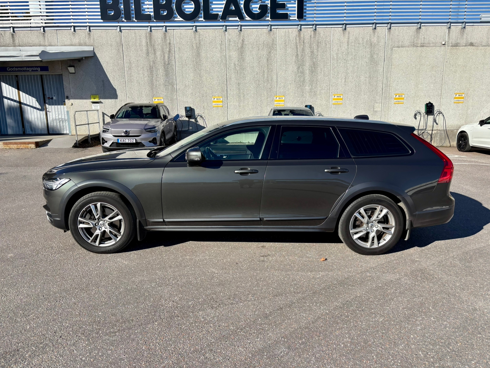 Volvo V90 Cross Country 2018, bild 2/10
