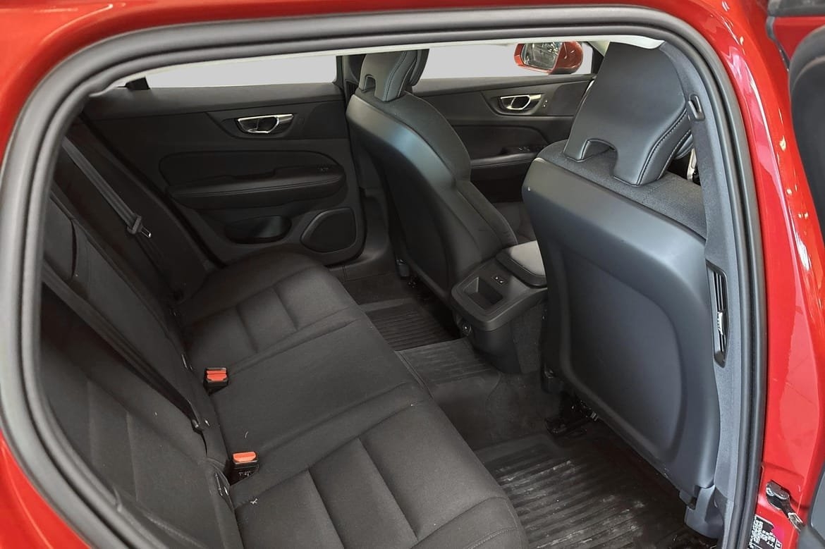 Volvo V60 B4 197hk Momentum Advance Aut 2021, bild 5/9