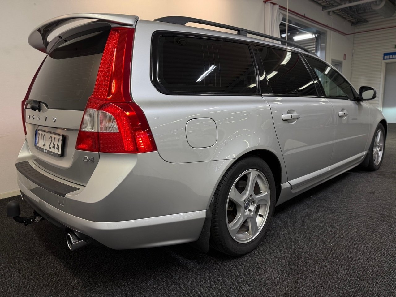 Volvo V70 D4 R-Design Dynamic Edition 2013, bild 3/10