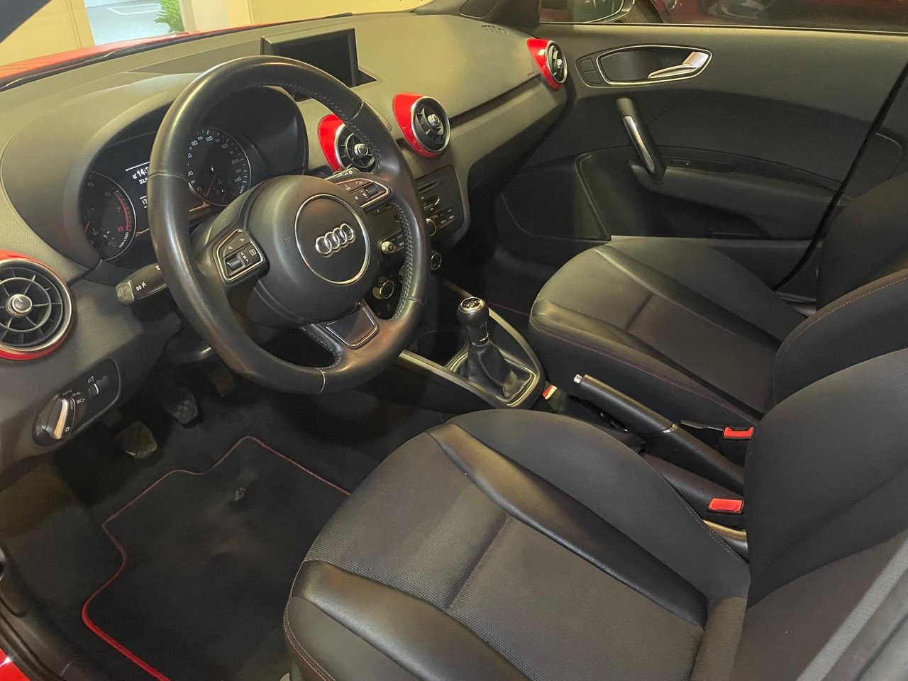 Audi A1 Sportback 1.2 TFSI Sport Edition 2013, bild 5/10