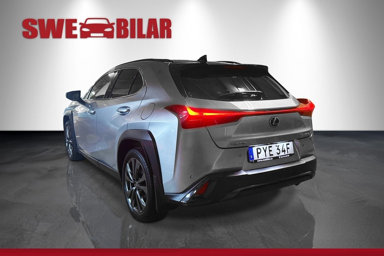 Lexus UX 2022, photo 6/10
