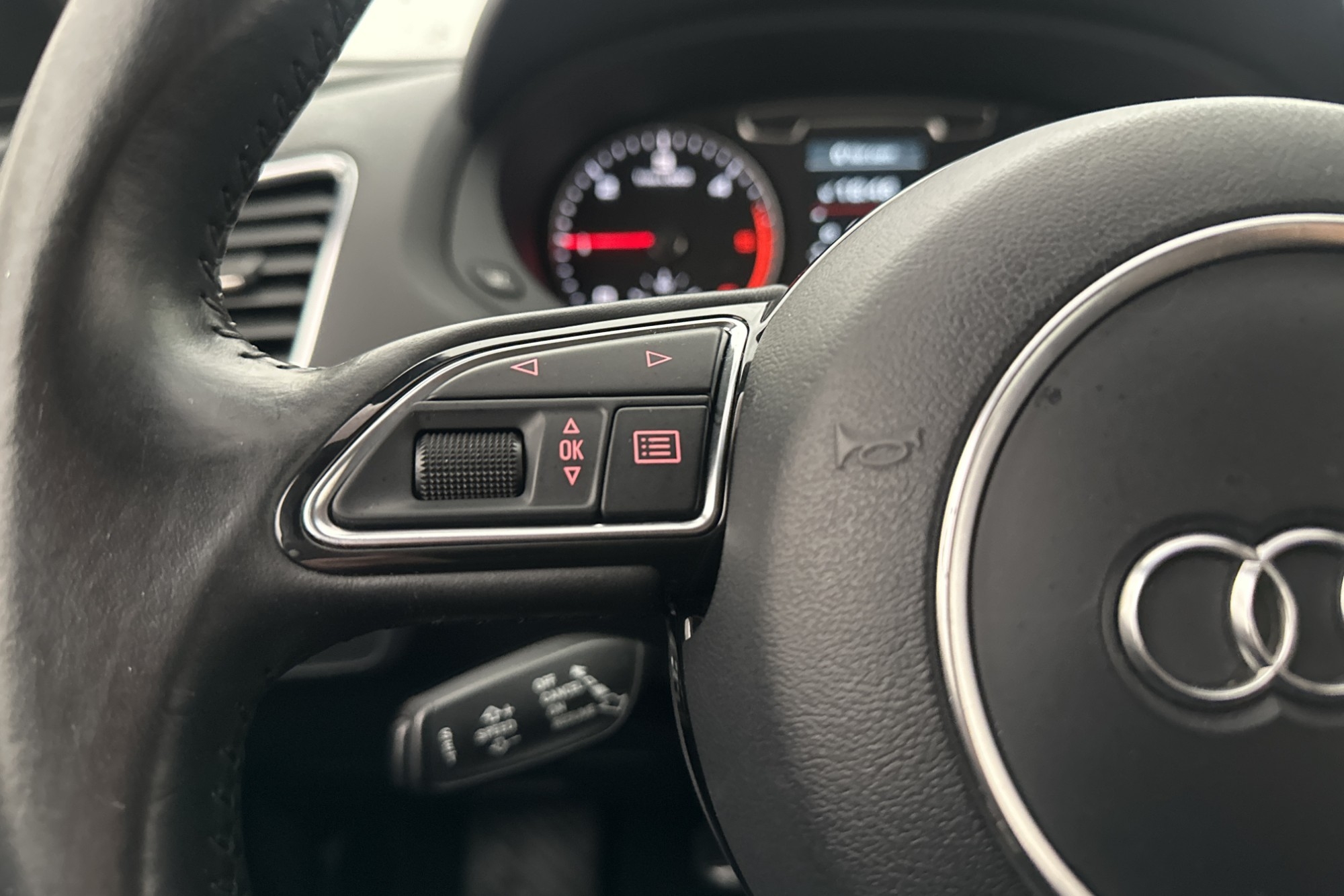 Audi Q3 2.0 HVO TDI quattro S Tronic 2012, bild 7/8