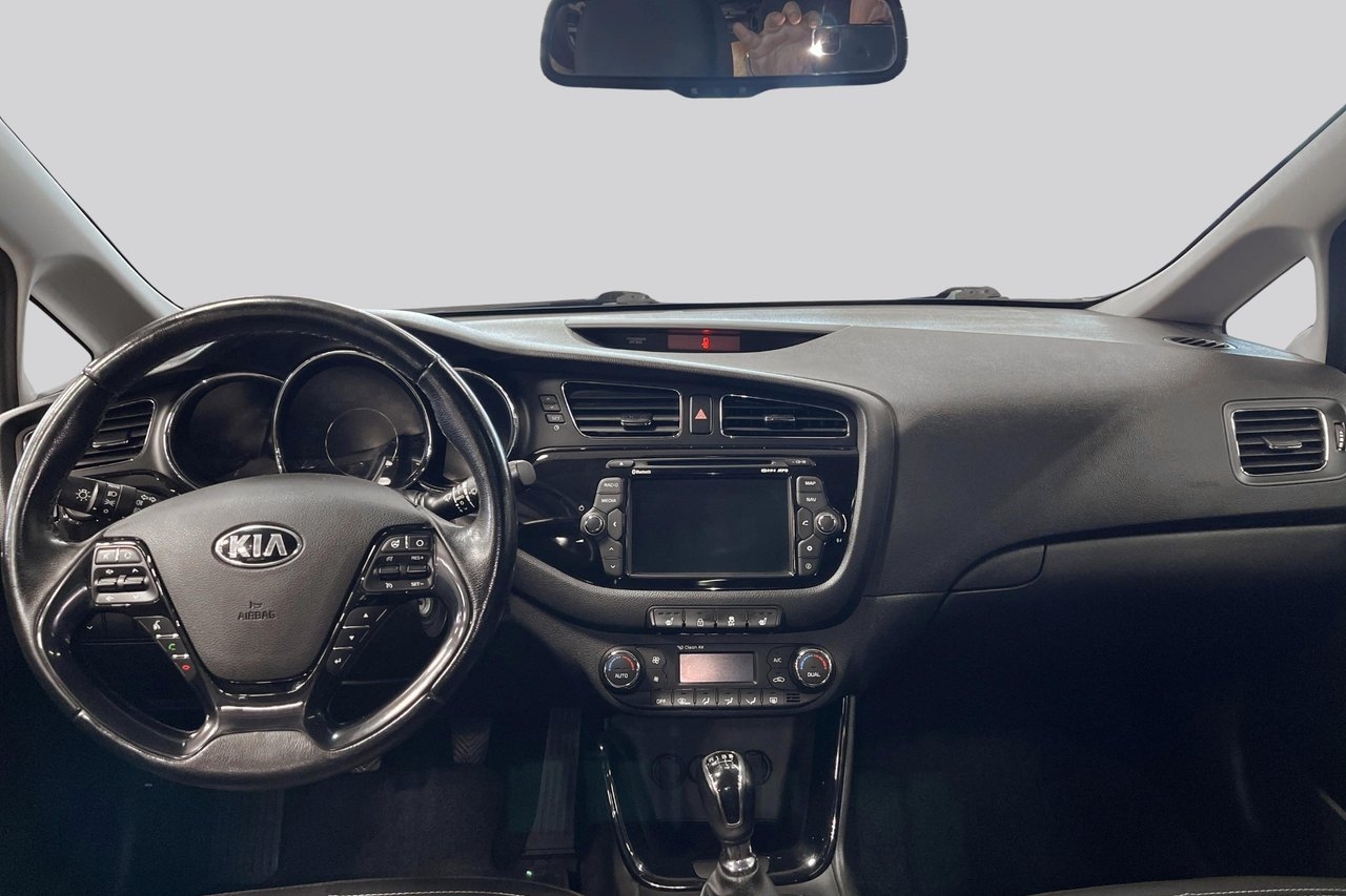 Kia Ceed 2015, photo 7/10