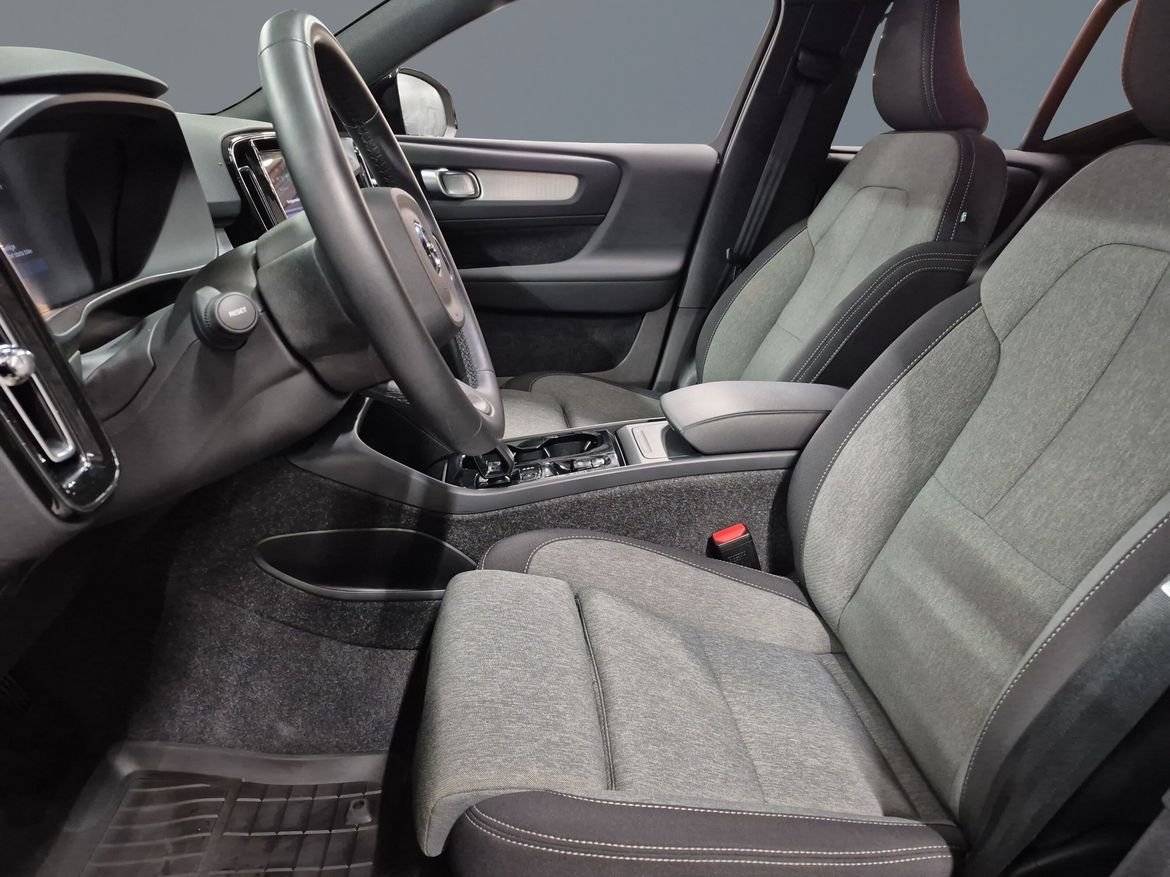 Volvo XC40 B3 FWD Bensin Plus Dark 2025, bild 6/10