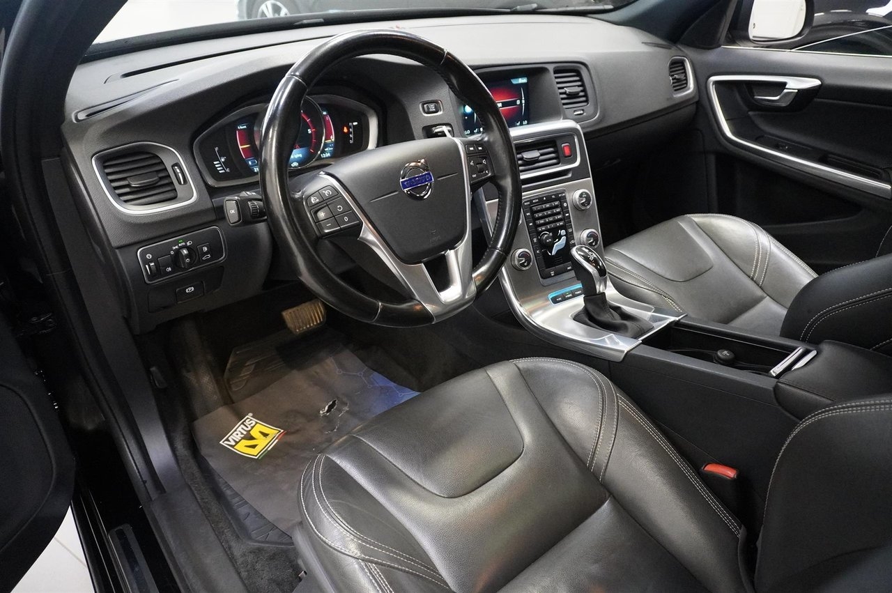 Volvo V60 2016, photo 2/10