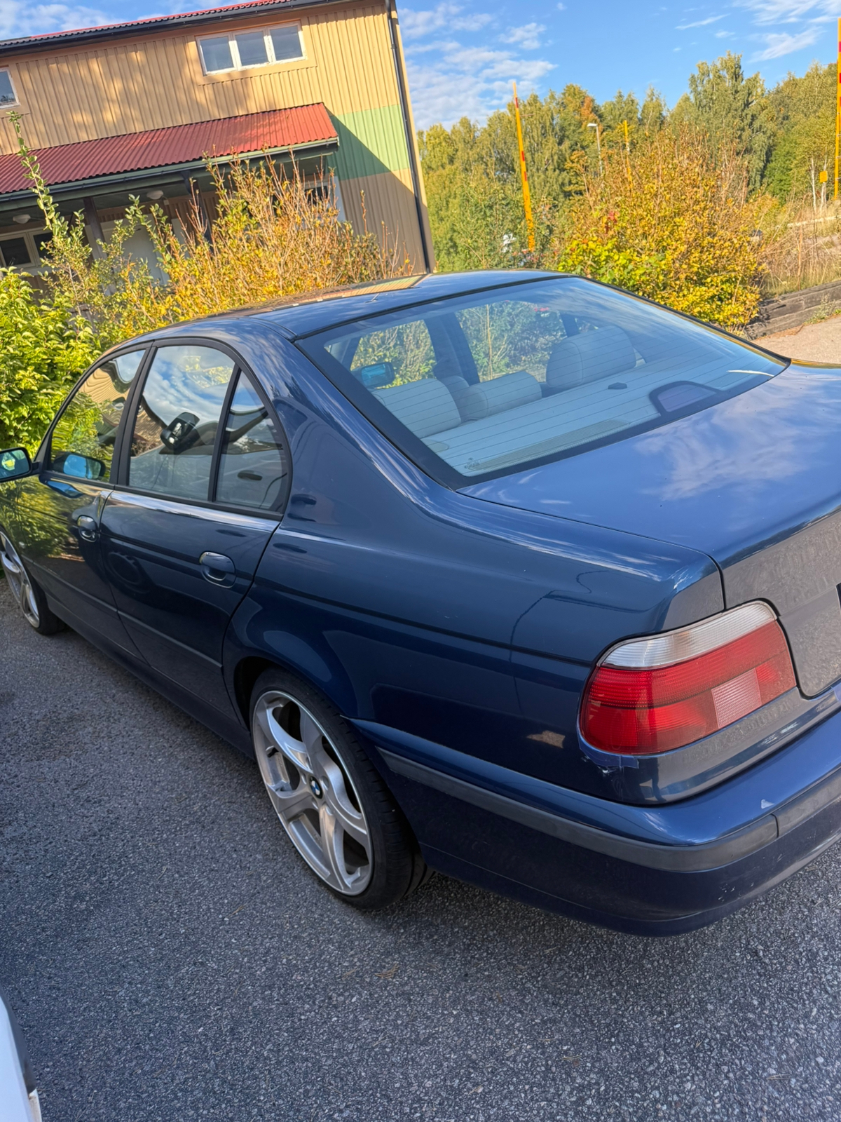 BMW 528 i Sedan Manuell 2000, bild 2/4