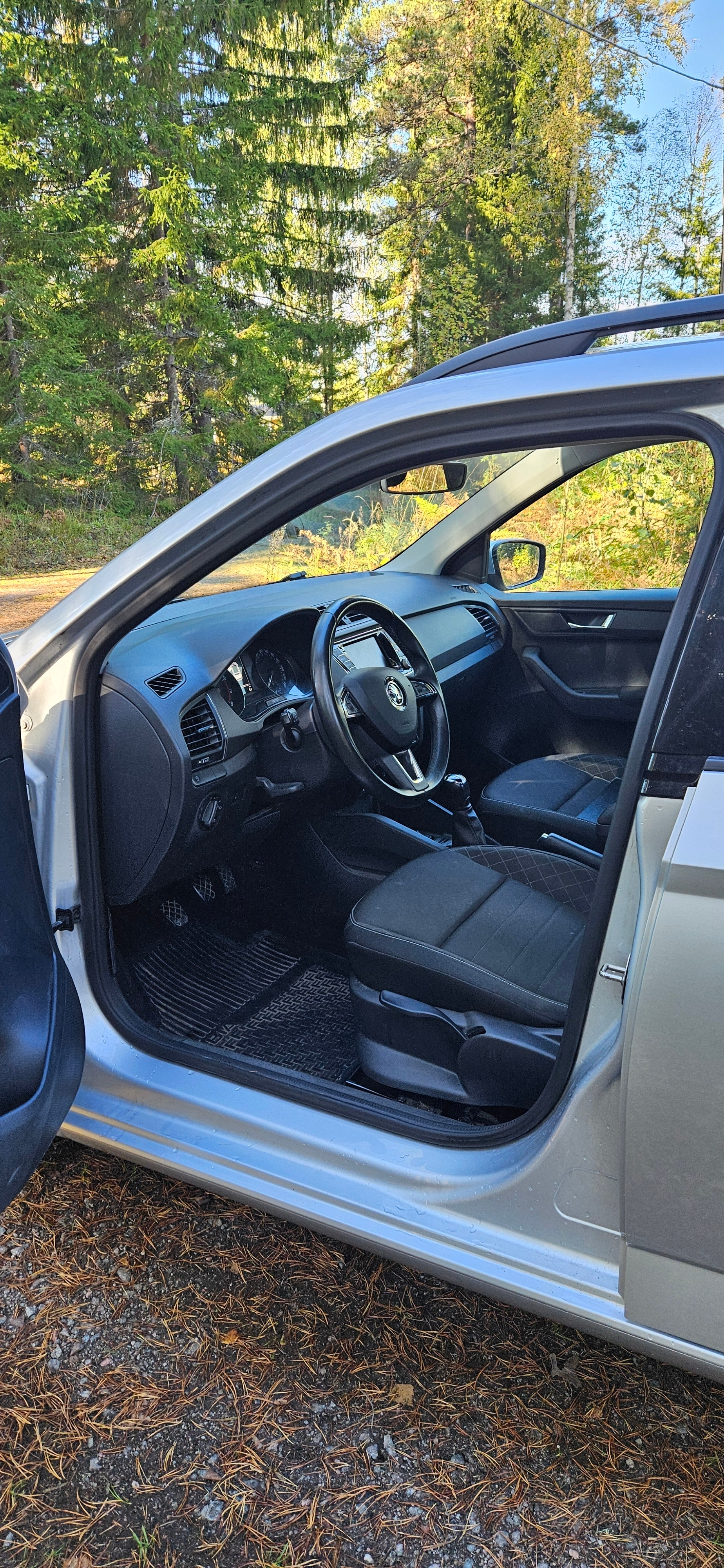 Skoda Fabia Kombi 1.0 TSI Manuell 2018, bild 6/8