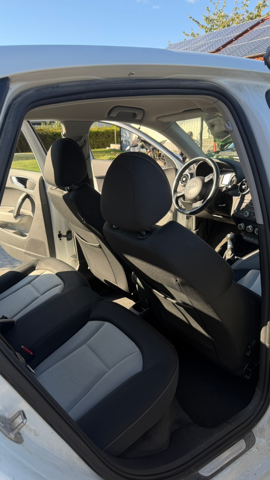 Audi A1 Sportback 1.6 TDI Manuell 2012, photo 7/8