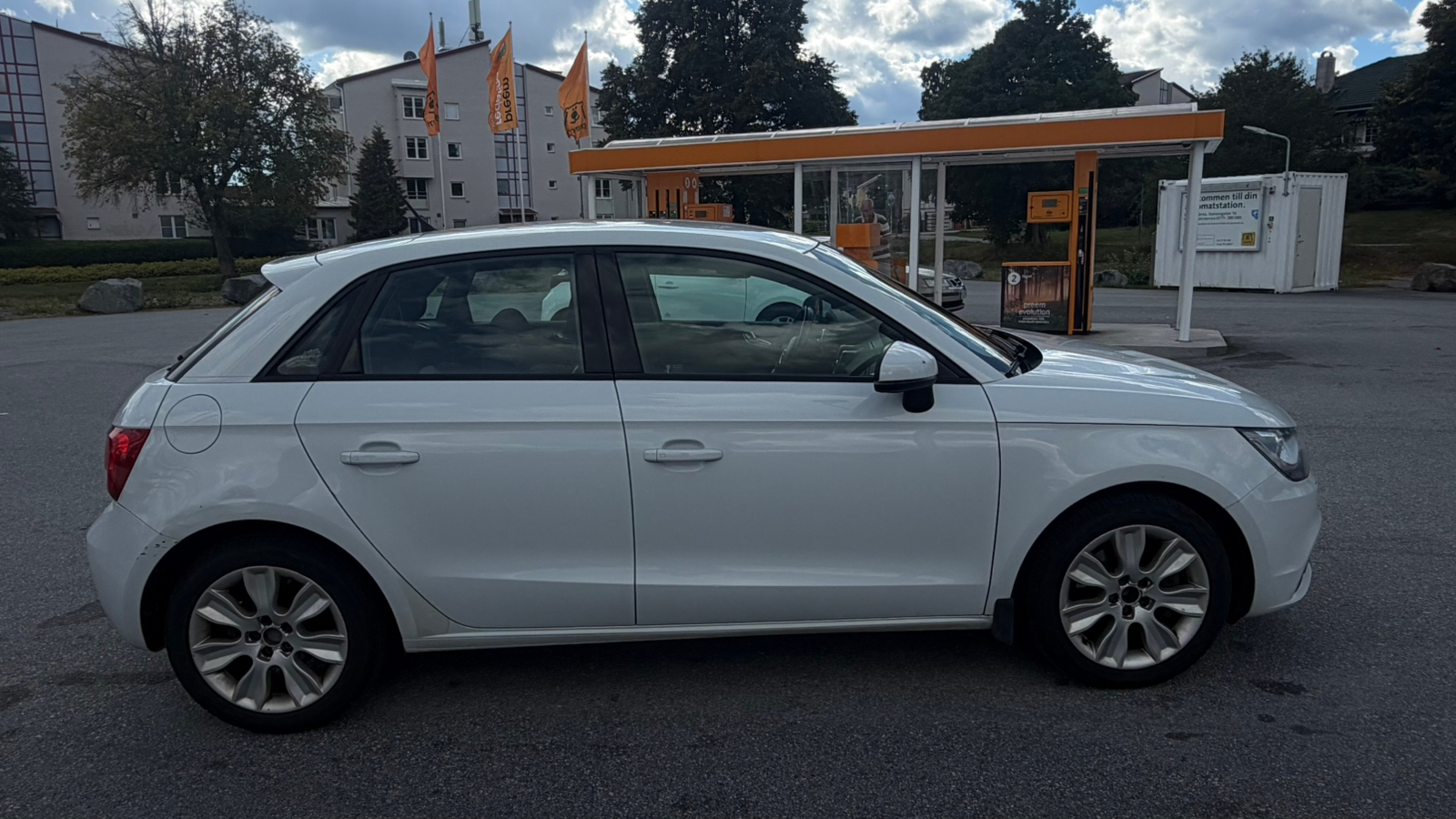 Audi A1 Sportback 1.6 TDI Manuell 2012, photo 5/8