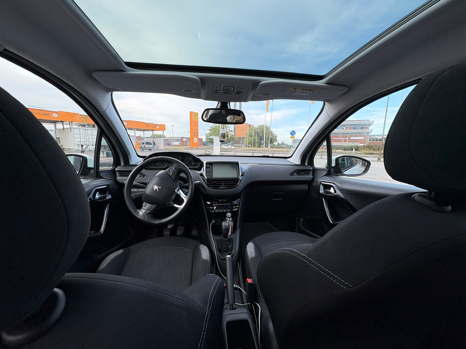 Peugeot 208 2016, bild 6/8