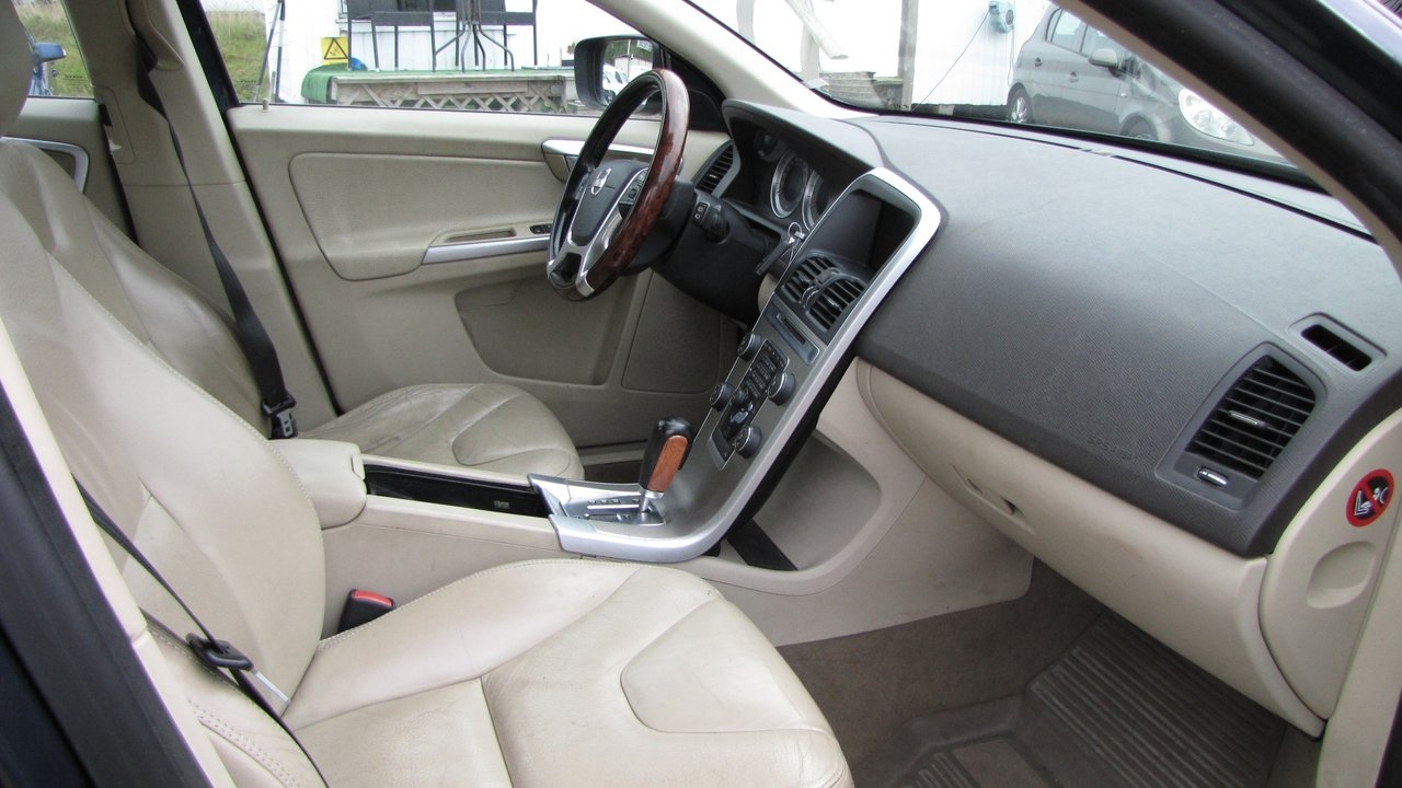 Volvo XC60 2011, photo 6/10
