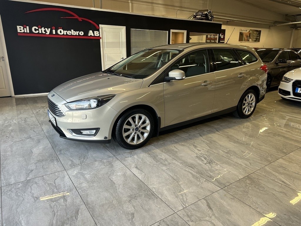 Ford Focus 2015, photo 2/10