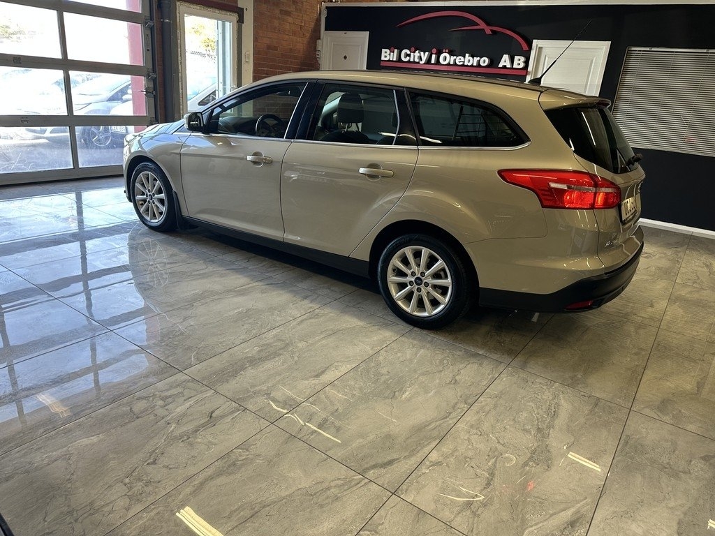 Ford Focus 2015, photo 3/10