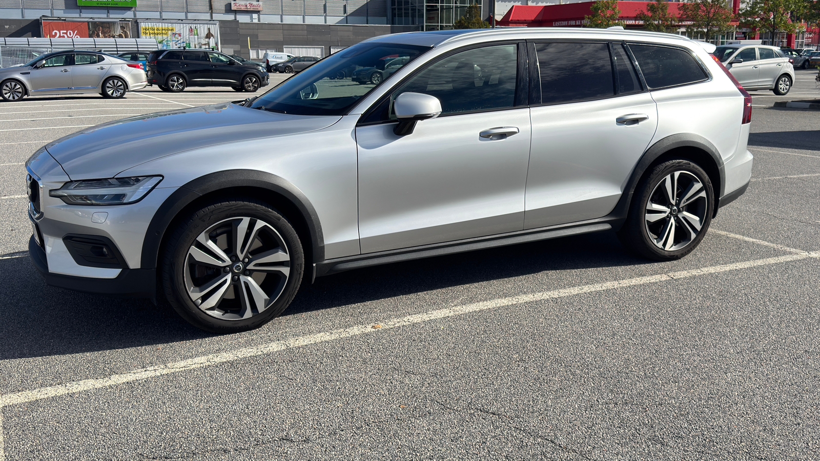 Volvo V60 Cross Country 2021, kuva 4/10