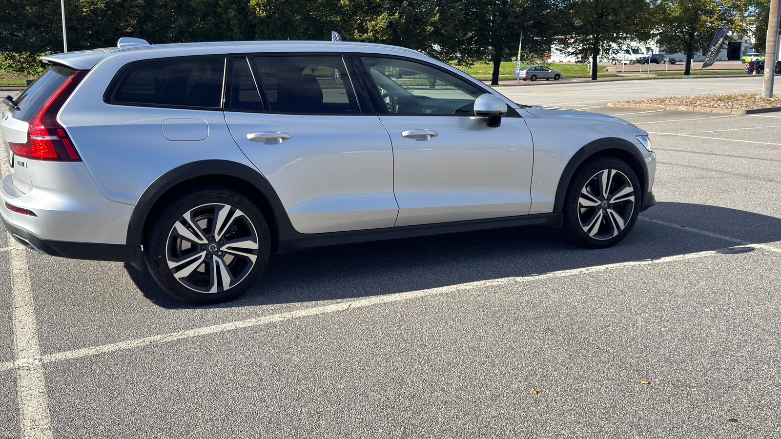 Volvo V60 Cross Country 2021, kuva 3/10
