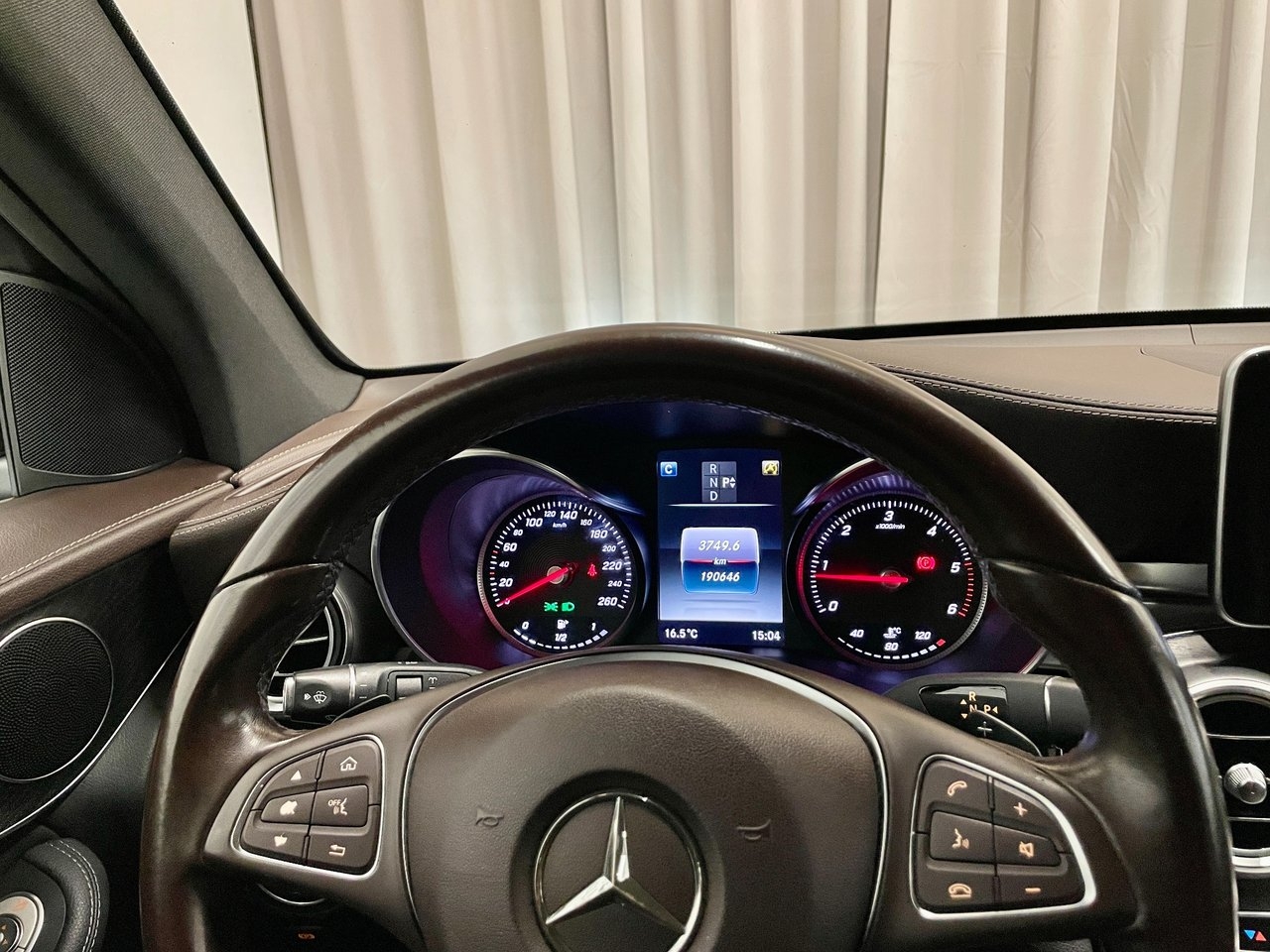 Mercedes-Benz GLC 2016, bild 7/10