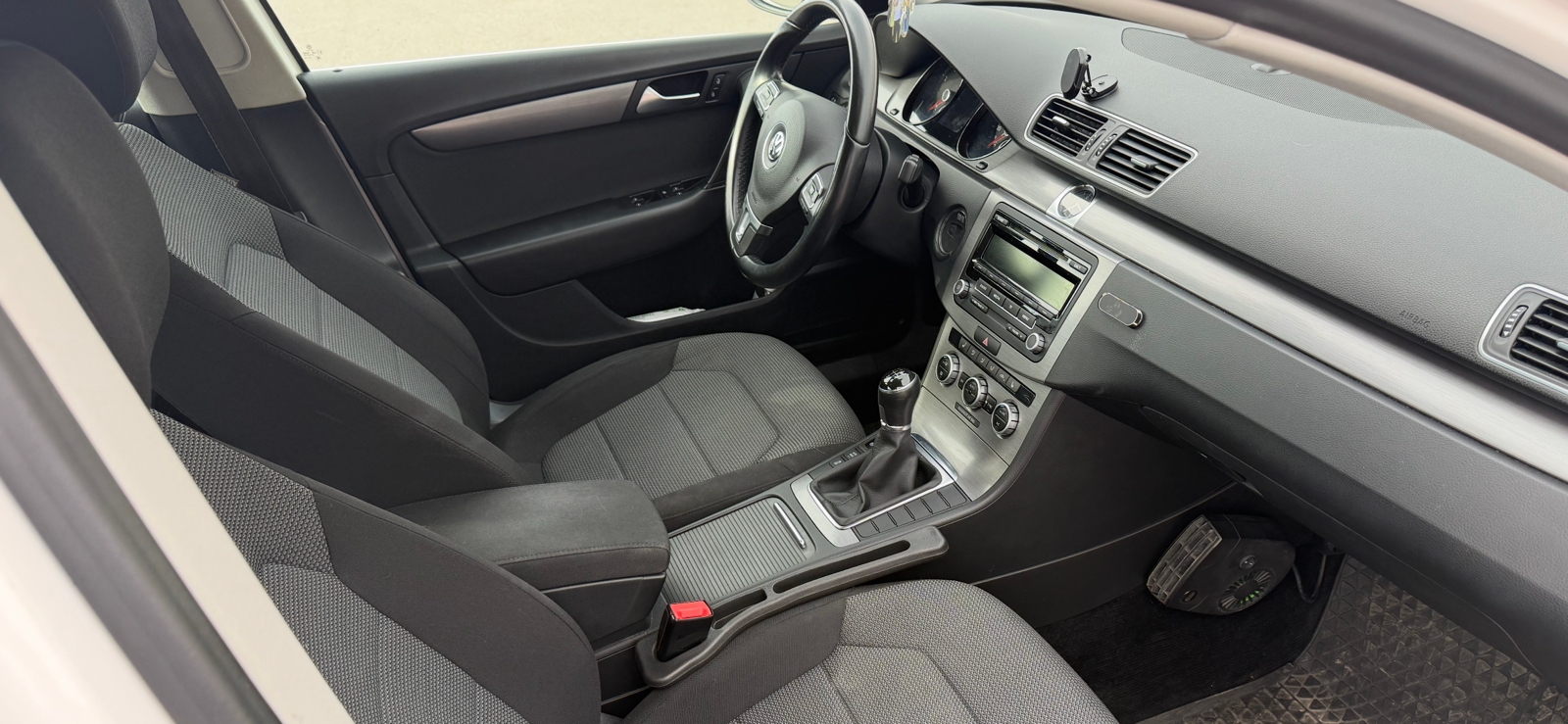 Volkswagen Passat 2014, photo 5/5