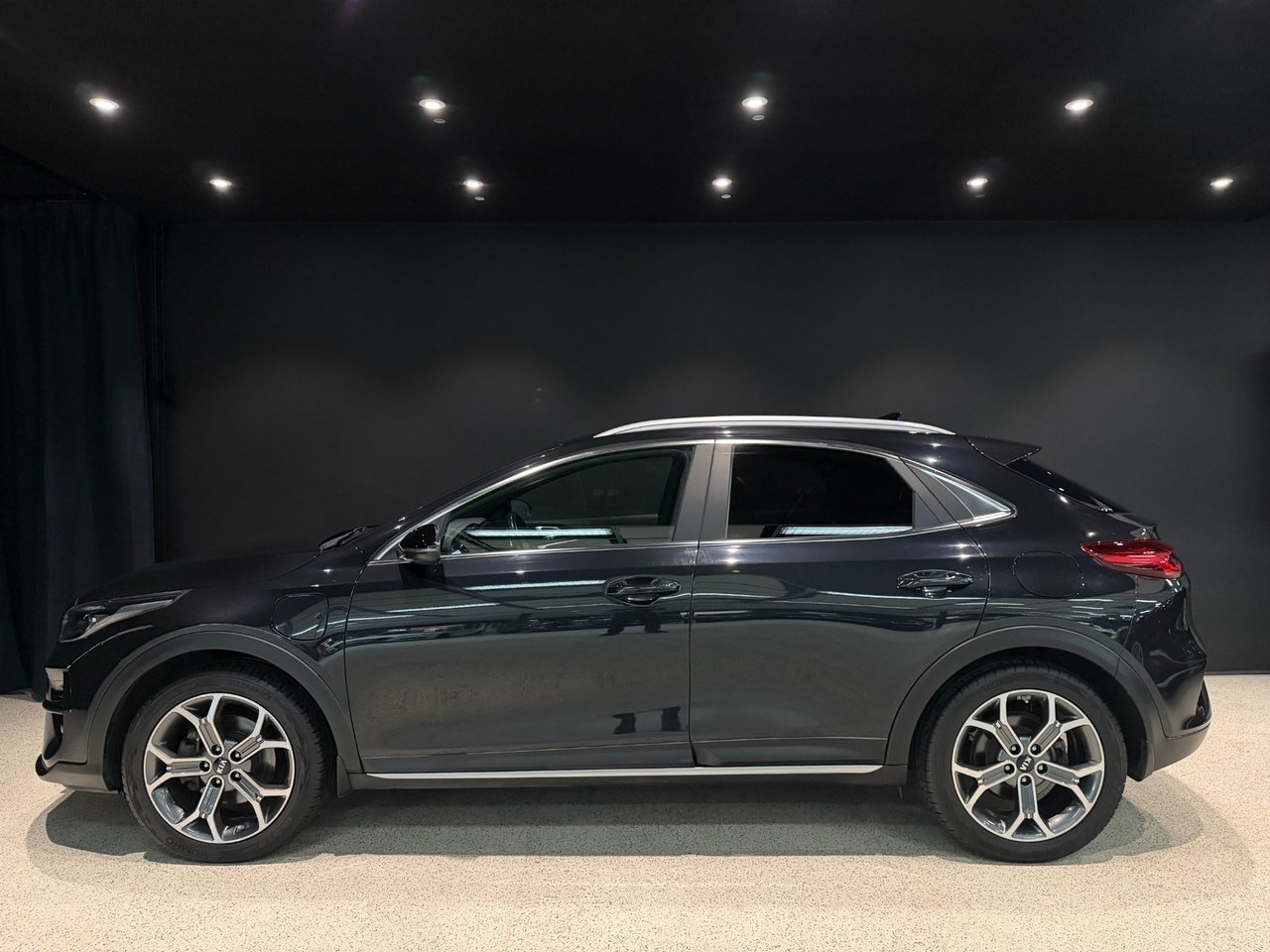 Kia XCeed Plug-in Hybrid 2020, bild 3/10