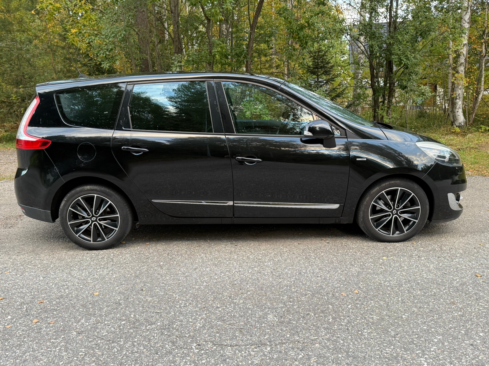 Renault Grand Scenic III 1.6 dCi Manuell 2012, bild 2/10