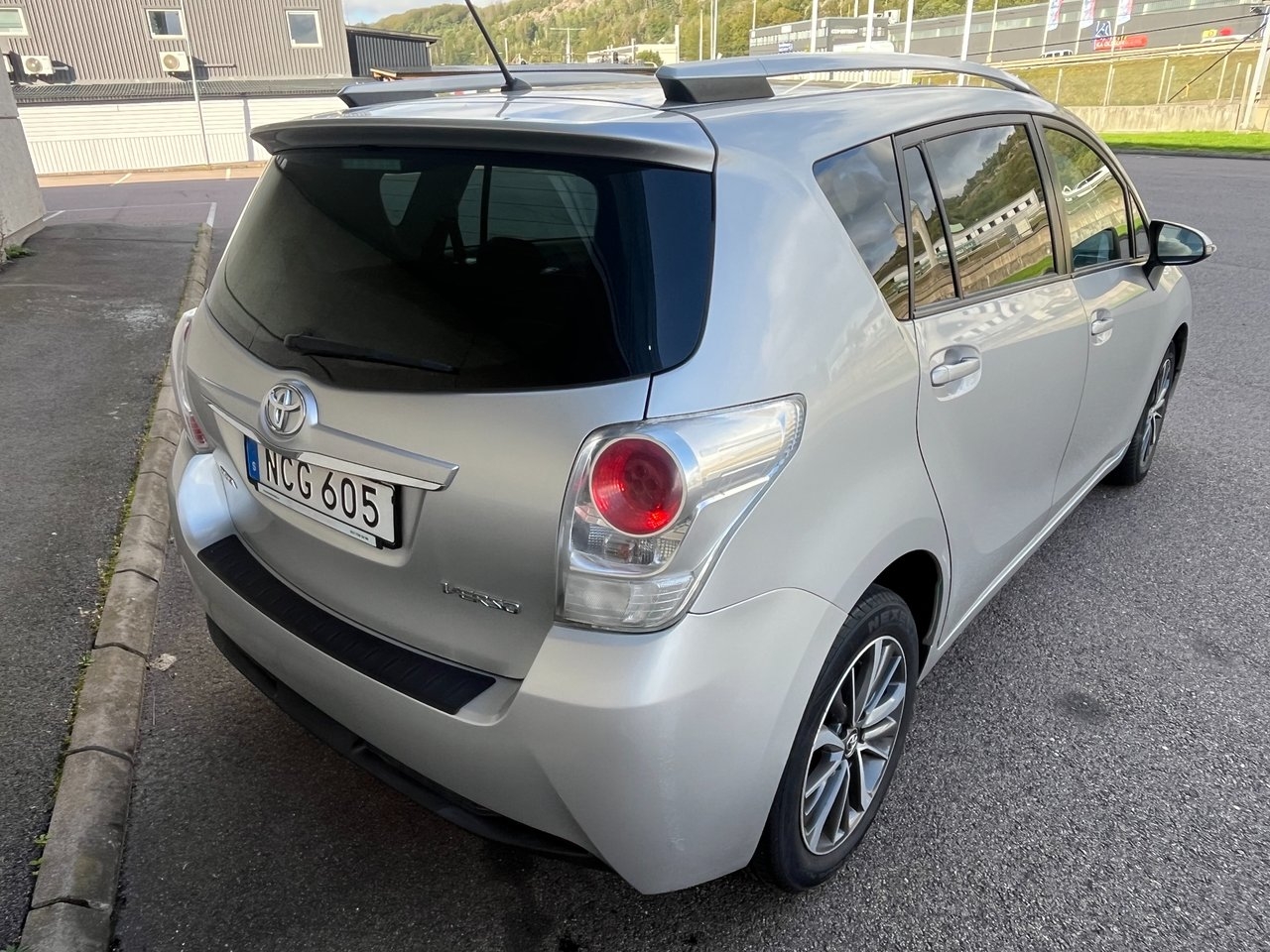 Toyota Verso 2016, bild 5/16