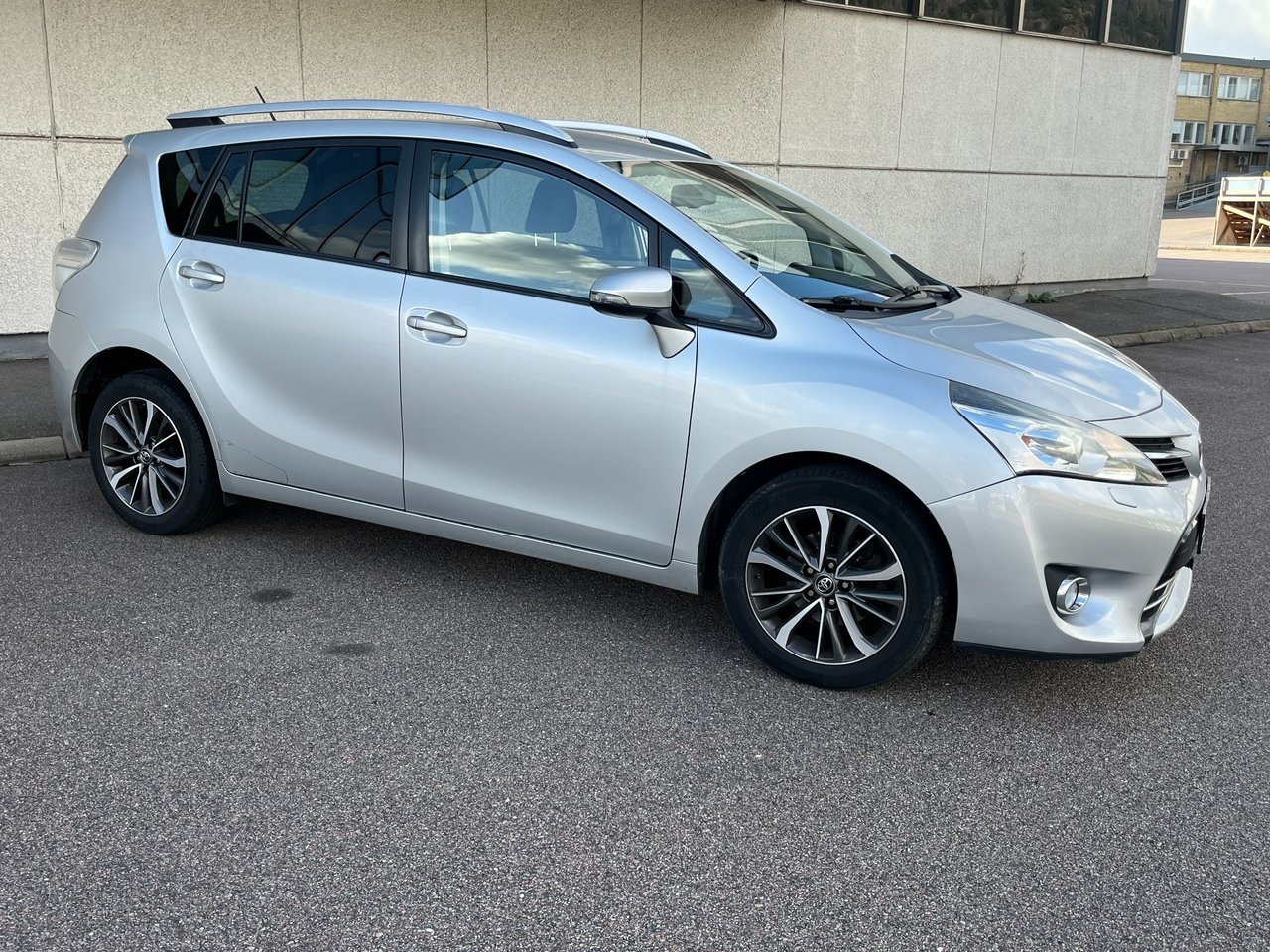 Toyota Verso 2016, bild 2/16