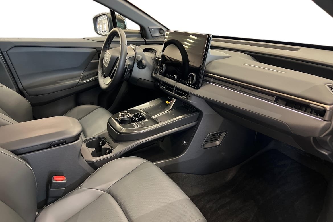 Toyota bZ4X AWD Executive 2026, bild 7/10
