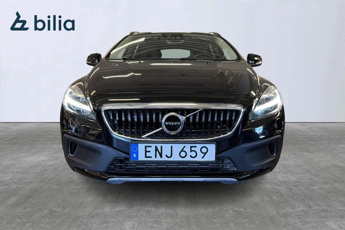 Volvo V40 Cross Country D3 2018, kuva 2/10