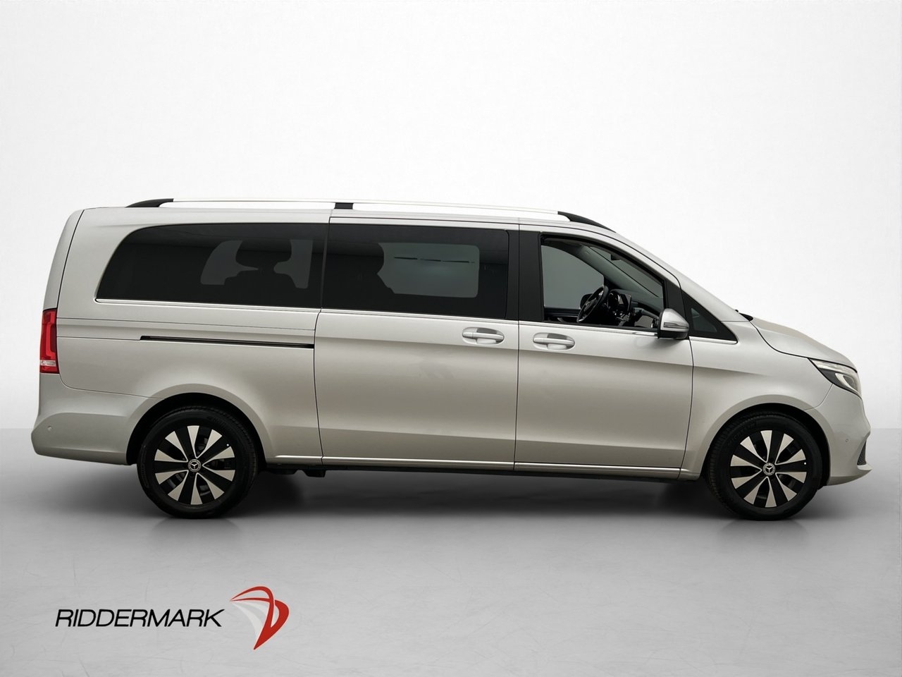 Mercedes-Benz V 2022, photo 2/10