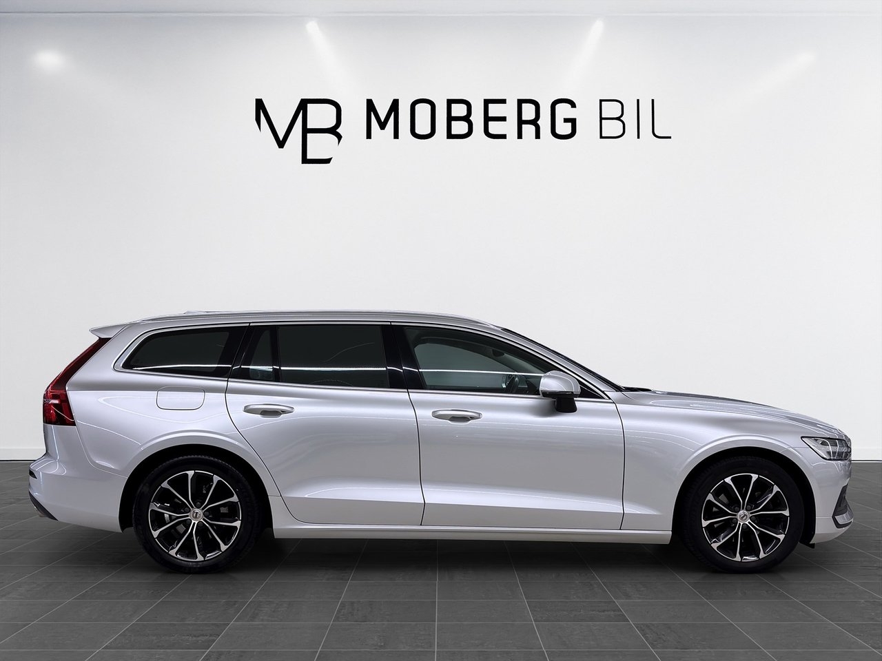 Volvo V60 D4 190hk Momentum 2019, bild 3/10