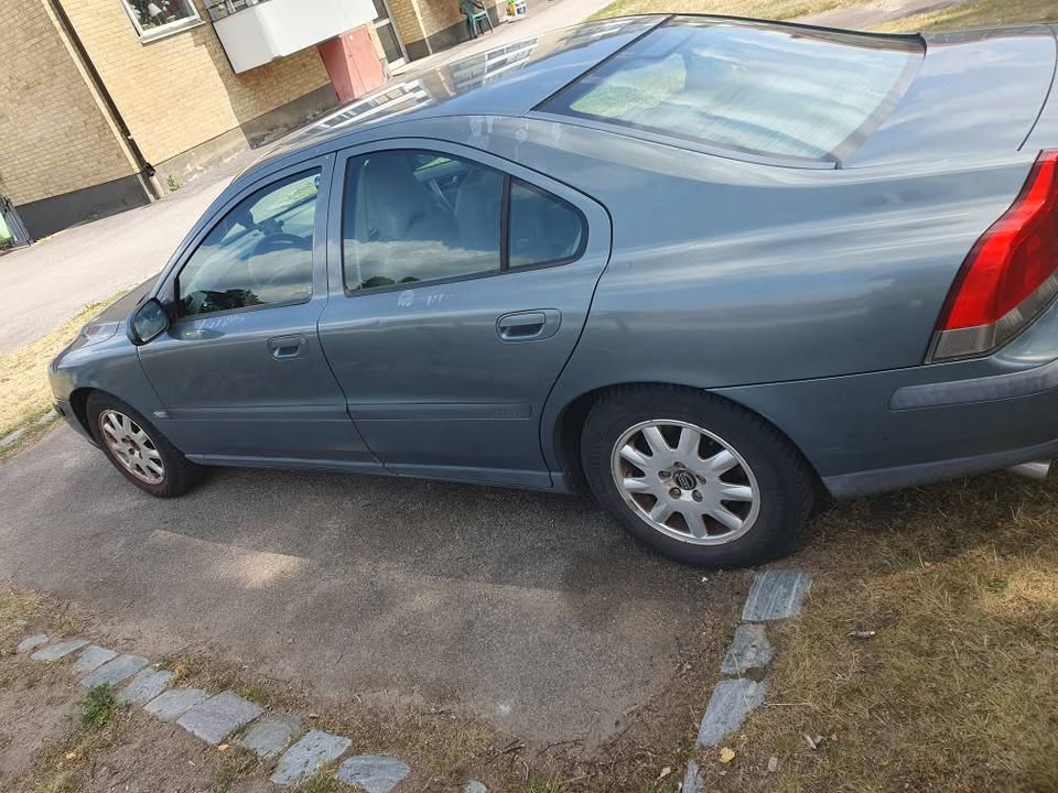 Volvo S60 2.4 Manuell 2002, photo 4/6