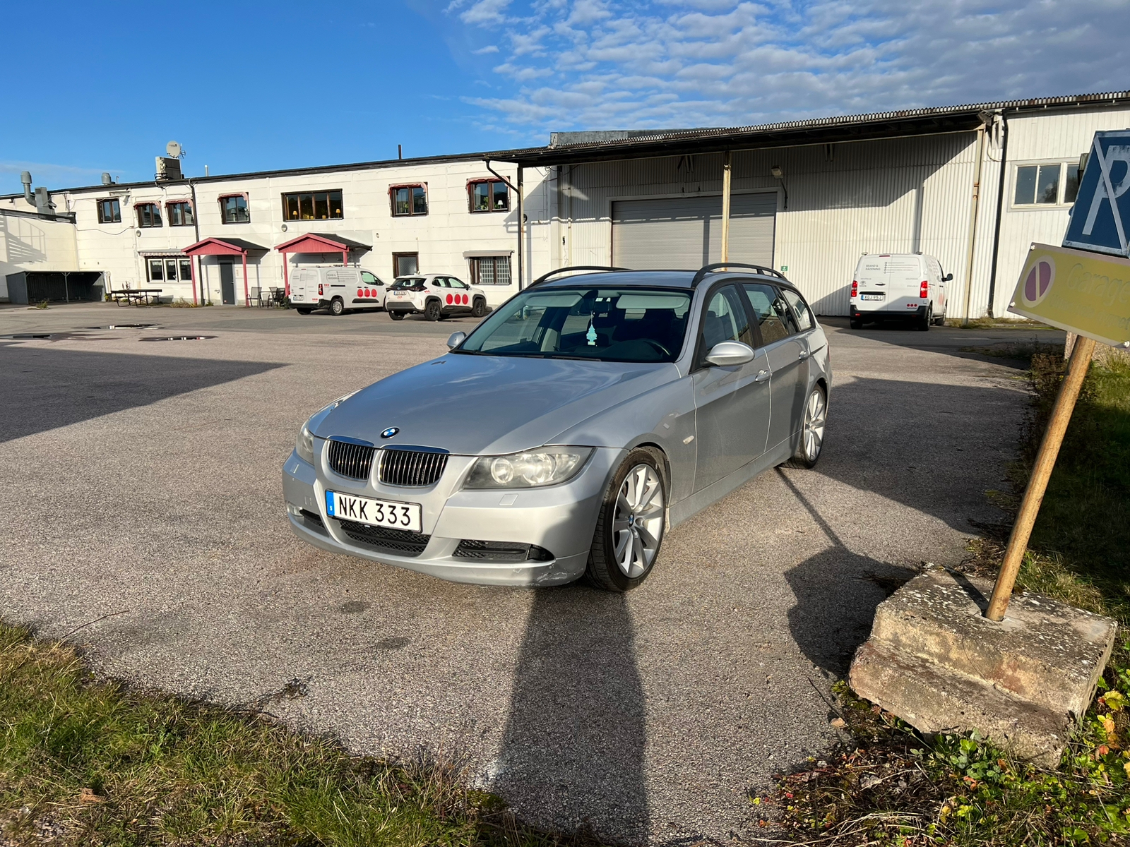 BMW 320 i Touring Manuell 2007, bild 2/5