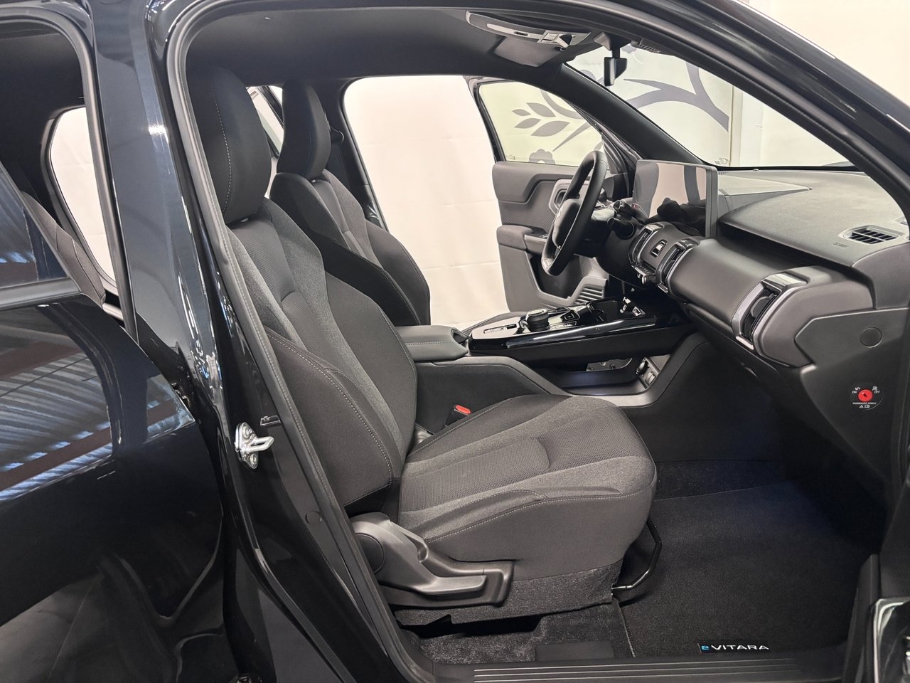Suzuki eVitara 61kWh, 4X4 Select 2026, kuva 6/10