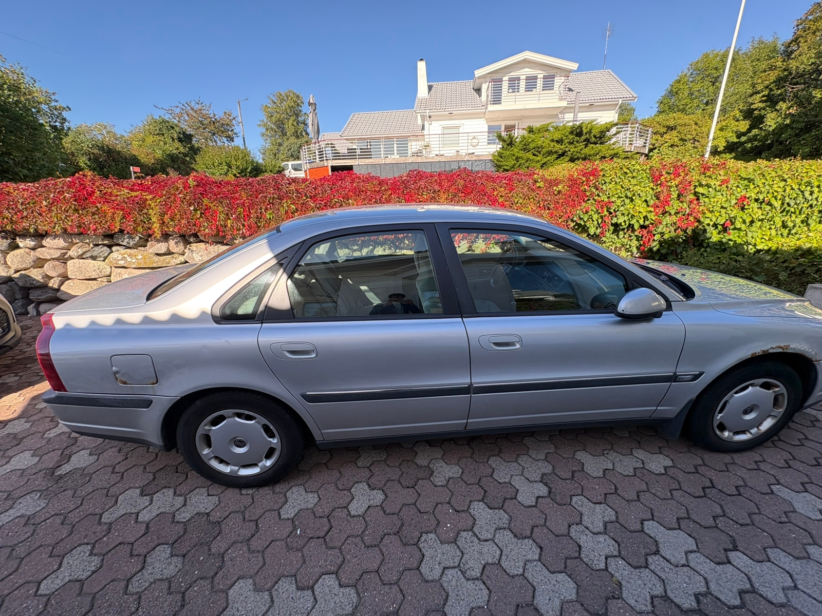 Volvo S80 2.4 Manuell 2001, bild 2/5