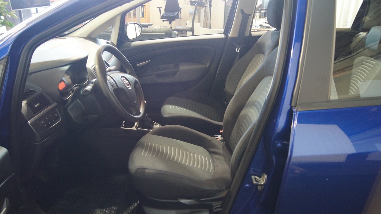 Fiat Grande Punto 2008, bild 4/9