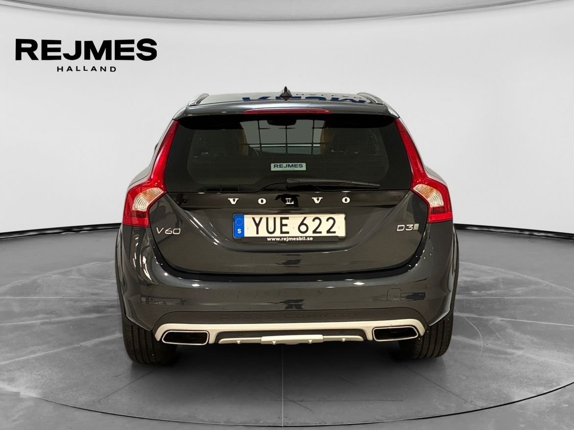 Volvo V60 Cross Country D3 Classic Plus 2018, photo 7/10