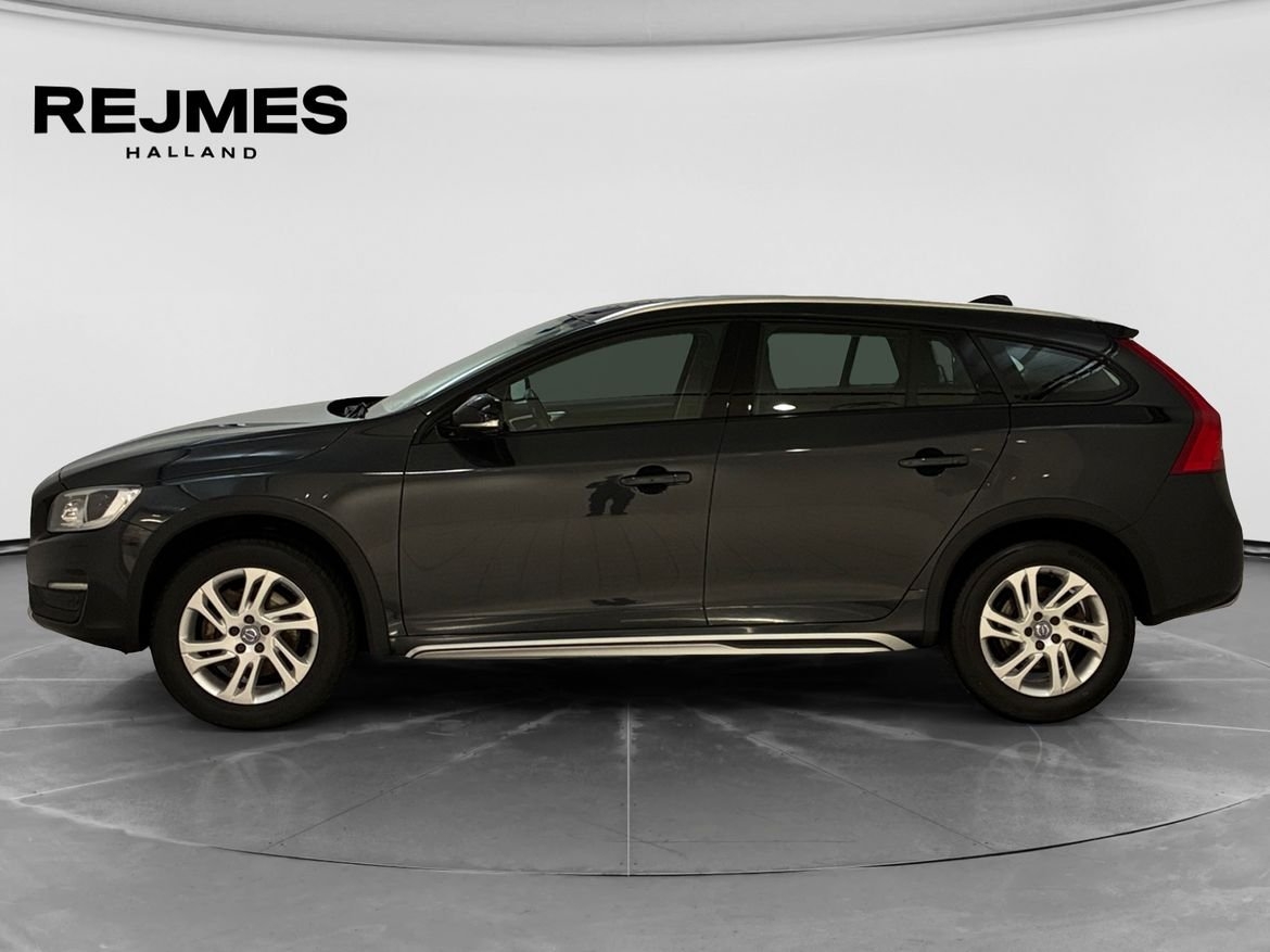 Volvo V60 Cross Country D3 Classic Plus 2018, photo 3/10